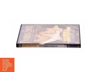 En Fremmed Banker På. fra DVD