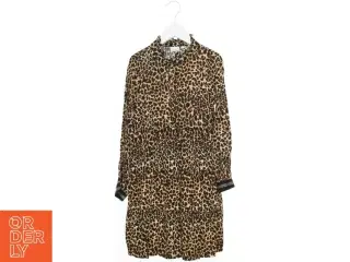 Kjole med leopardmønster fra Name It (str. 128)