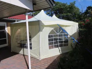 Tarrington House Pavillion - Model Milano