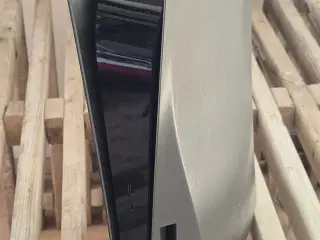 PlayStation 5 Disc Edition med custom cover plates