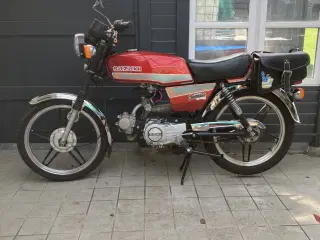 Suzuki dm 50