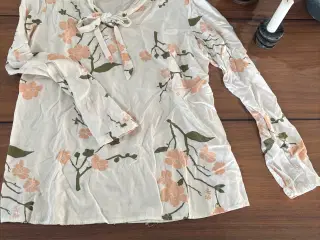 Bluse hvid med mønster, str m