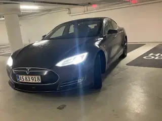Tesla S 85 