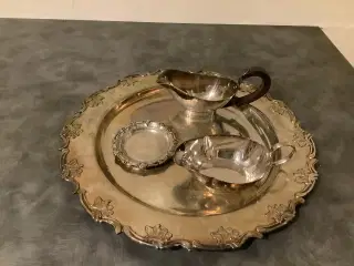 Serverings fad og 2 kuvert skåle