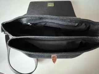 Sort decadent taske sælges