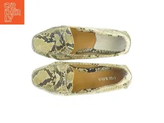 Prada loafers med slangeskindsmønster fra Prada (str. 36)
