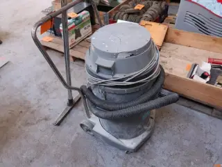 INDUSTRISTØVSUG