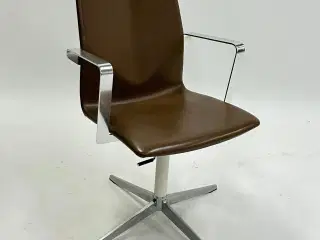 Four Design - 4-Cast® XL Mødestol (Mørkebrun m. krom armlæn)