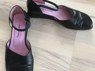 Flad sko i specielt design