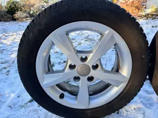 16" org. Audi A3 alufælge med vinterdæk   