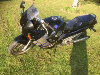 Suzuki 750 gsx F