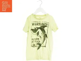 Børne T-shirt med hajmotiv fra VRS (str. 140)