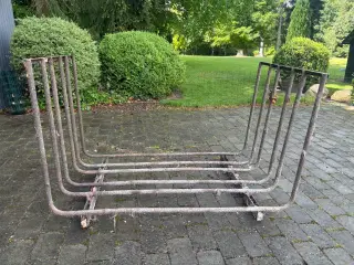 Bur - velegnet til brænde