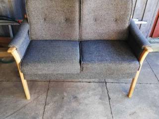 2 personers sofa med ekstra højde