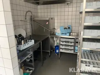 Opvaskestation med udstyr Hobart