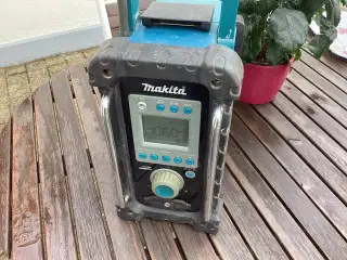 Makita arbejdsradio BMR 100, virker fint.