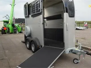 Ifor Williams HBX 403