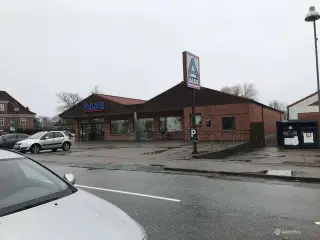 Erhvervsejendom til leje i midten af Toftlund