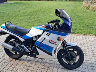 Honda CBX 750F 2