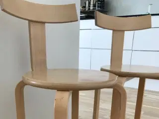Sæt stole taburetter i lys træ 