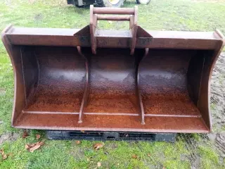 Skovl med Hydrema 45 skifte