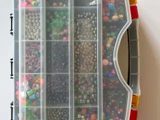 Dobbeltsidet kuffert med perler/ smykkesten