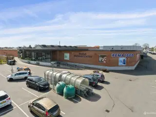 Velplaceret centerbutik i Farsø Rådhuscenter