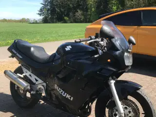 Suzuki GSX 750 F