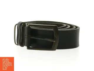 Læderbælte med metalspænde (str. 92 cm)
