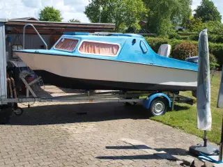 17 fods kabinebåd  Micro plus 501