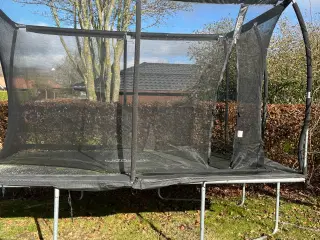 Trampolin i god kvalitet 2,5x3,5 m.