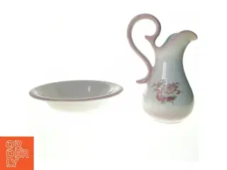 Servante i porcelæn (str. 33 x 17 cm 34 x 8 cm)