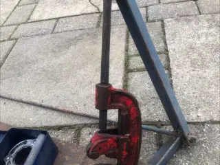 Gevindskærer, rørbuk og rørskærer