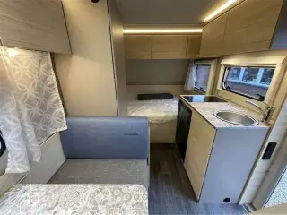 2025 - Weinsberg CaraCito 390 QD E-Power   KVALITET TIL LAVPRIS. FULD ELEKTRISK CAMPINGVOGN helt uden gas installationer. KØREKLAR VÆGT KUN 795 KG.