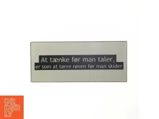 Metalskilt med citat (str. 30 x 13 cm)