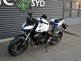 Honda CB 1000 Hornet MC-SYD       BYTTER GERNE