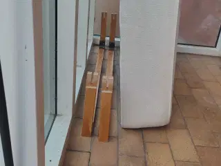 Boxmadras inklusiv træben 