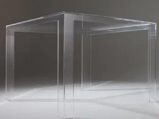 INVISIBLE TABLE Kartell