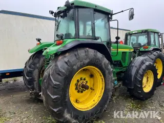 Traktor John Deere 7710