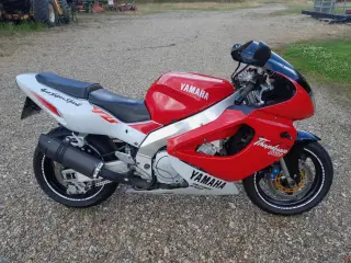 Yamaha yzf 1000