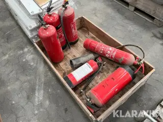Lot - Pulver- og vandslukkere Housegard og Gloria 12 kg og 9 Liter