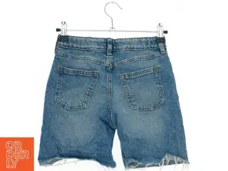 Jeansshorts med frynsede kanter fra H&M (str. 116)