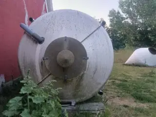 - - - Silo ca. 9 tons