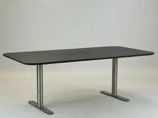 Mødebord fra Dencon