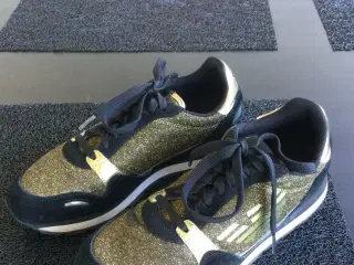 Emporio Armani sneakers