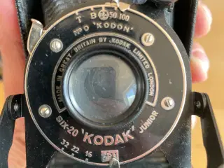 Gammelt kamera/ The Six Kodak Junior, dublet