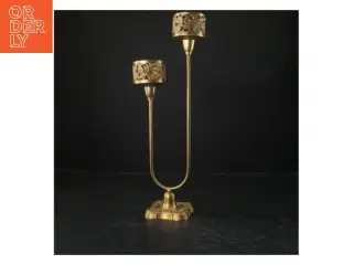 To-armet guldbelagt lysestage (str. 37x14 cm)