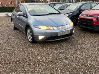 Honda Civic 1,8 Executive aut.