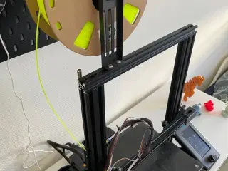 Creality Ender 3 V2 3D printer