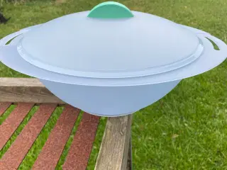 Tupperwareskål med låg